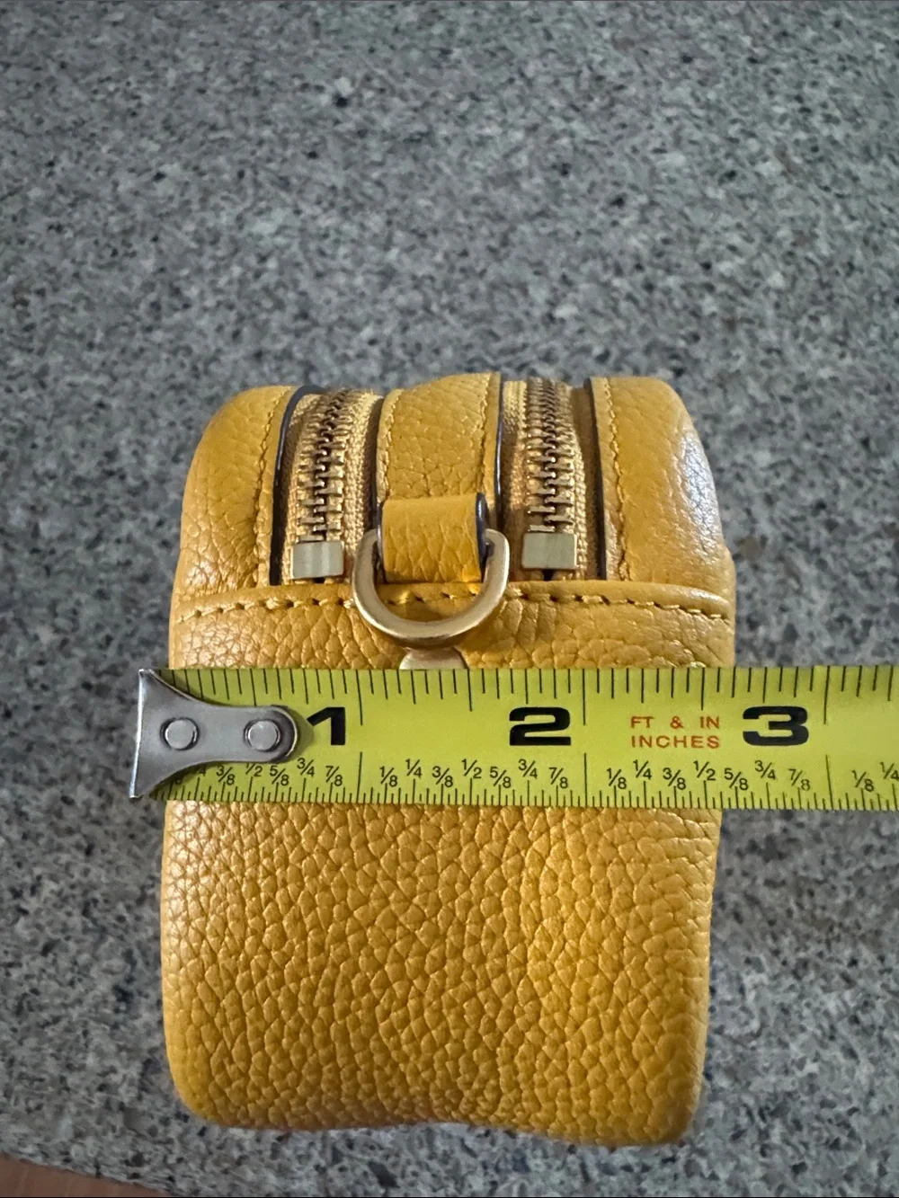 💛Tory Burch 🌻Pebbled Leather Logo Camera Bag - Yellow